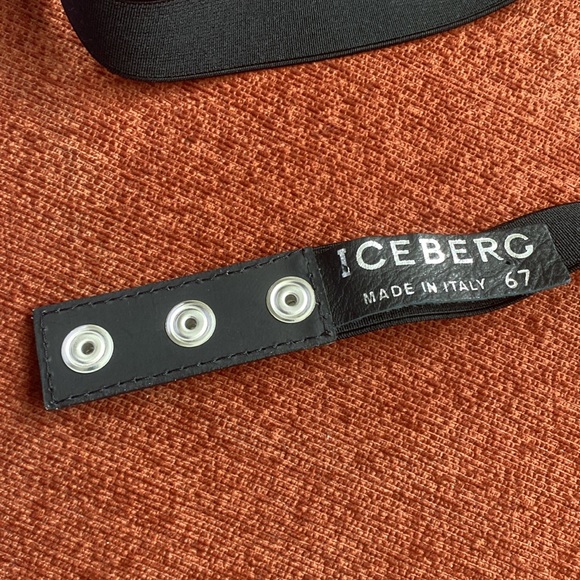 Iceberg Belt In Elastic Trim and silver Hardware Buckle with Logo NWOT size S/M - Picture 4 of 4